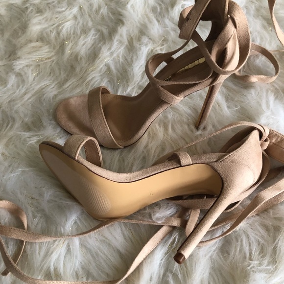 Lola Shoetique Shoes Serving Looks Miss Lola Poshmark